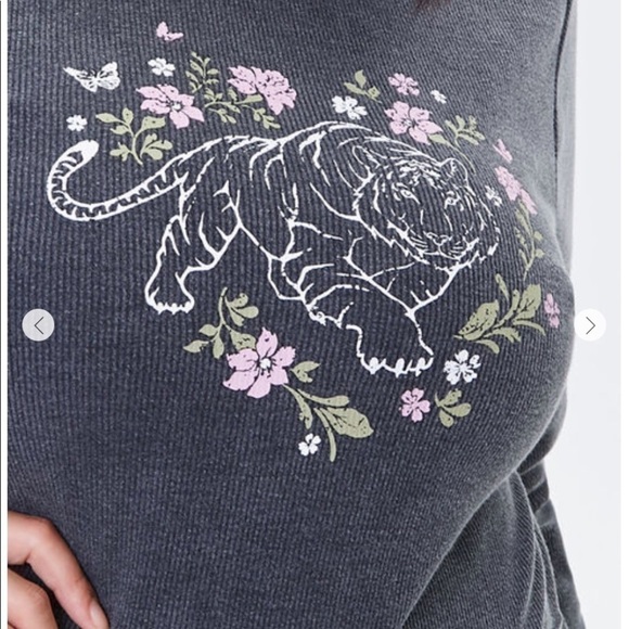 hp! NWT tiger top - Picture 3 of 8